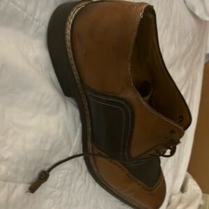 Men’s dress shoes… Brand: MEZLAN, Size: 9